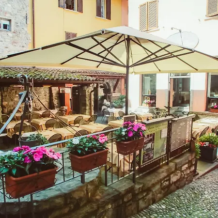 Lägenhetshotell Antico Pozzo 4*